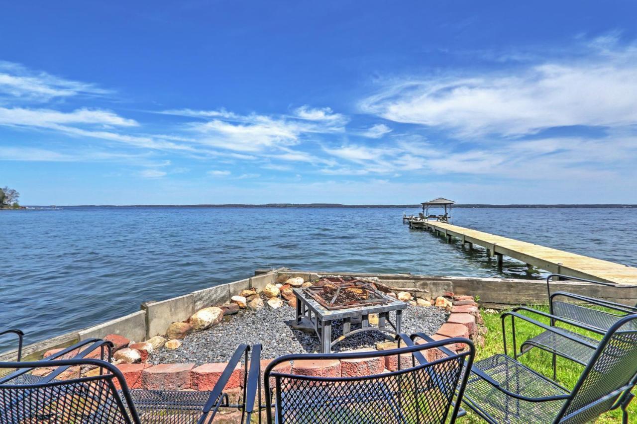 Waterfront Seneca Lake House Fire Pit And Boat Dock Дженива Экстерьер фото
